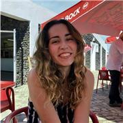 Soy estudiante de cuarto curso en la universidad de Granada y cursé bachillerato de ciencias de salud en Sevilla